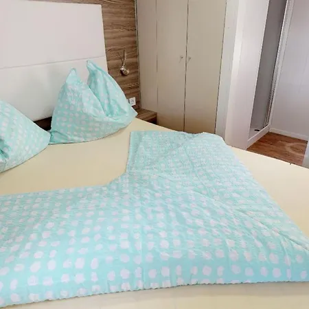 Mobile Bodensdorf Near Ossiach *